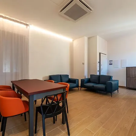 Joivy Cavour 238 Rom