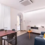Joivy Cavour 238 Apartamento